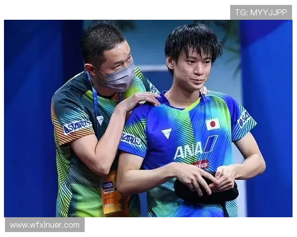 南京飞盘队与成都飞盘队赛后复盘分析团队配合及战术执行细节